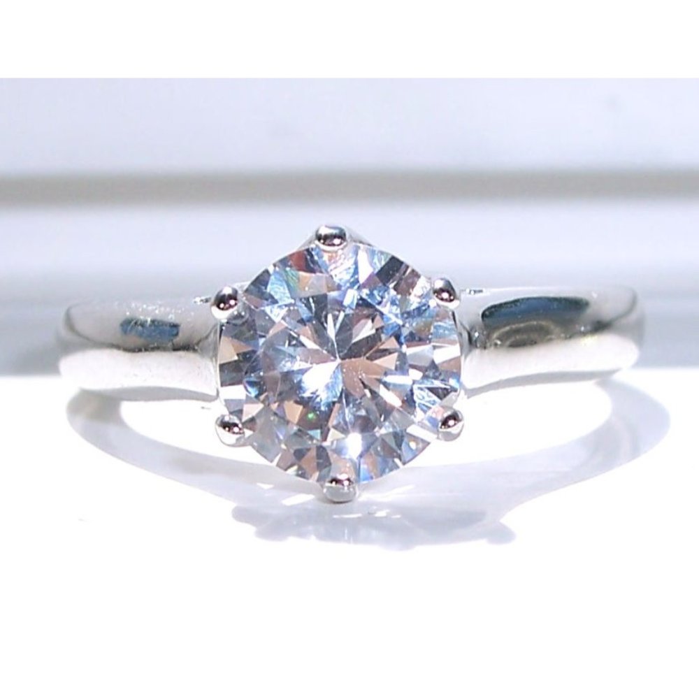 Women's Simple Solitaire Ring Cubic Zirconia 925 Sterling Silver High Polished - Picture 2 of 16
